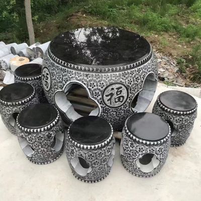 黑色，整石鏤雕，圓桌凳