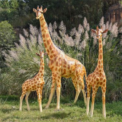 動物園大型仿真動物，園林玻璃鋼彩繪長頸鹿