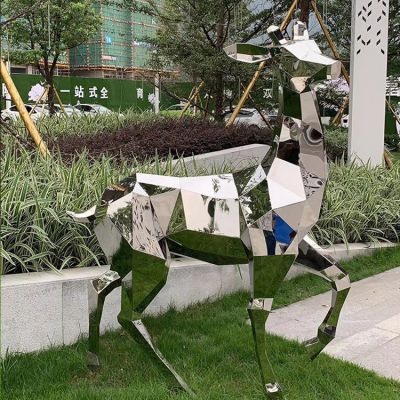 不銹鋼鏡面鹿，幾何塊面抽象鹿雕塑