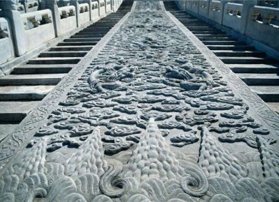寺廟臺(tái)階大型石浮雕，祥云、龍石刻浮雕